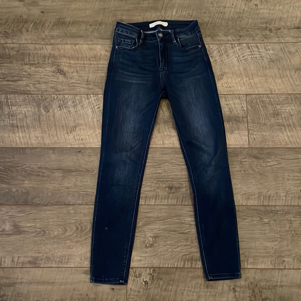 Hidden dark wash skinny jeans size 6